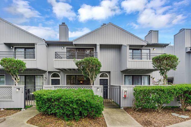 320 Rock Creek WAY PLEASANT HILL, CA Condo Sold - Photo 1 of 20. Opens carousel modal