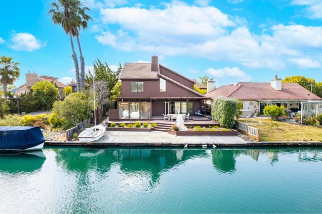 707 Santa Cruz LN