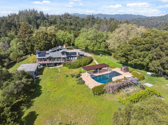 240 Buck Knoll RD