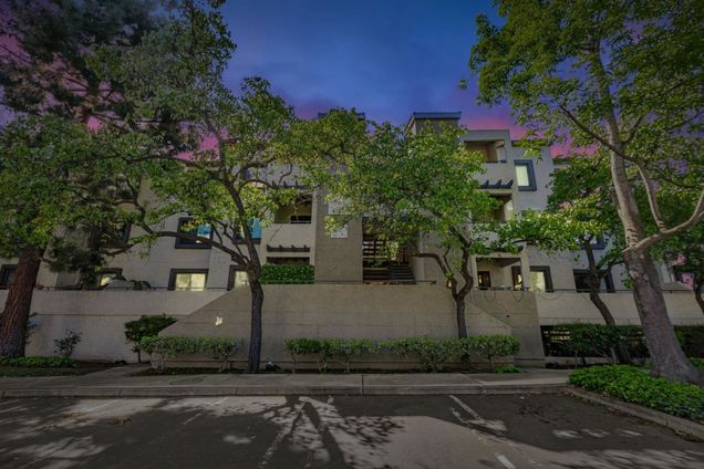 880 E Fremont AVE 721 SUNNYVALE, CA Apartment Active - Photo 1 of 37. Opens carousel modal