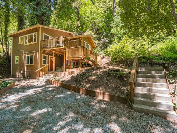 956 Brookside DR