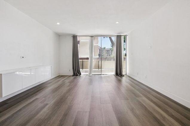 321 S San Vicente BLVD 101 LOS ANGELES, CA Apartment Active - Photo 1 of 16. Opens carousel modal