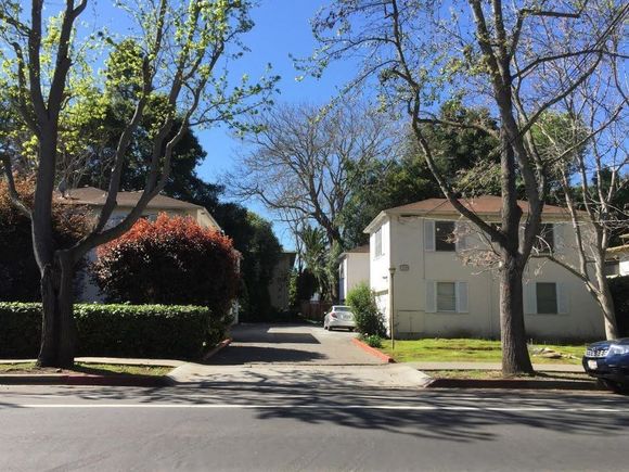 1039 Laurel ST 1 Menlo Park, CA Apartment Active - Photo 1 of 6. Opens carousel modal
