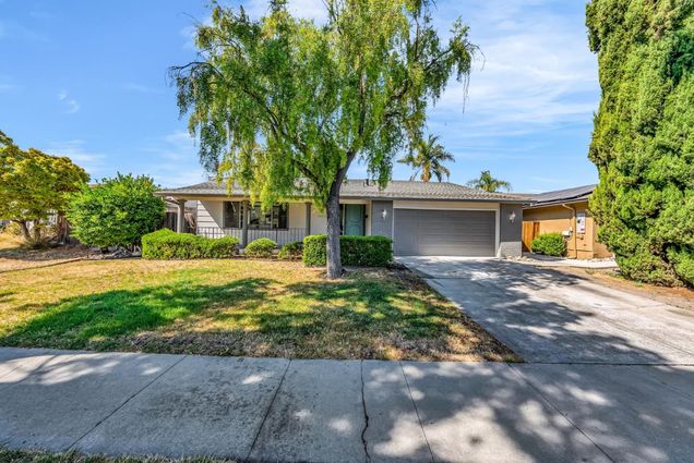 5665 Comanche Drive DR