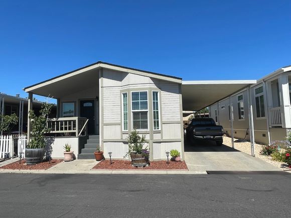 500 W 10th ST 61
