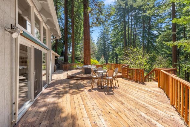 16306 Redwood Lodge RD