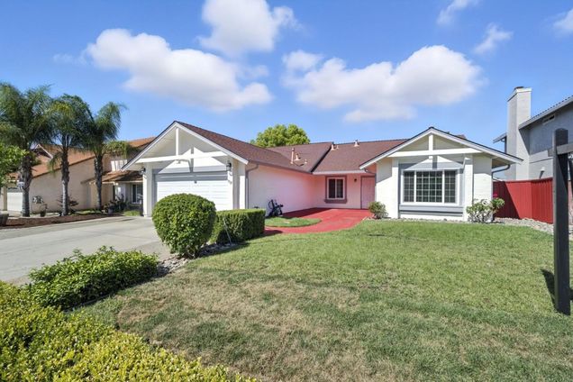3125 Oakgate WAY