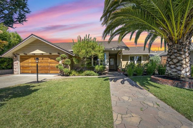 910 Monica LN