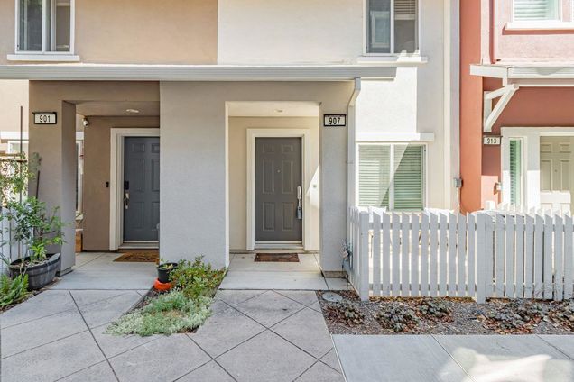 907 Rancho PL