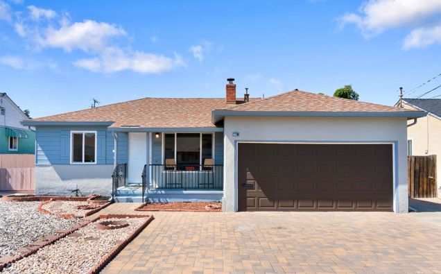 455 Lloyd AVE SAN LEANDRO, CA House Active - Photo 1 of 57. Opens carousel modal