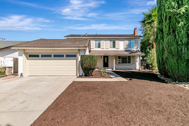 1332 Cabrillo AVE