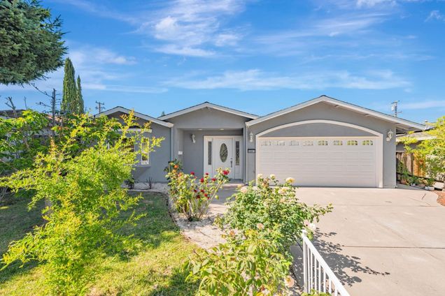 5007 Grimsby DR