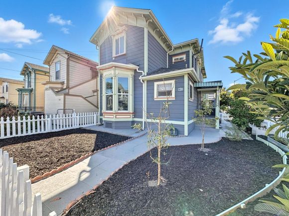 1549 5th AVE OAKLAND, CA House Active - Photo 1 of 17. Opens carousel modal