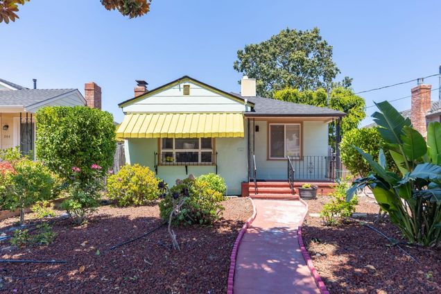 348 Maud AVE SAN LEANDRO, CA House Active - Photo 1 of 60. Opens carousel modal