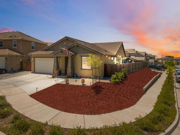 410 Thistle CT