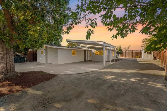 2887 Fordham ST EAST PALO ALTO, CA House Active - Photo 1 of 43. Opens carousel modal