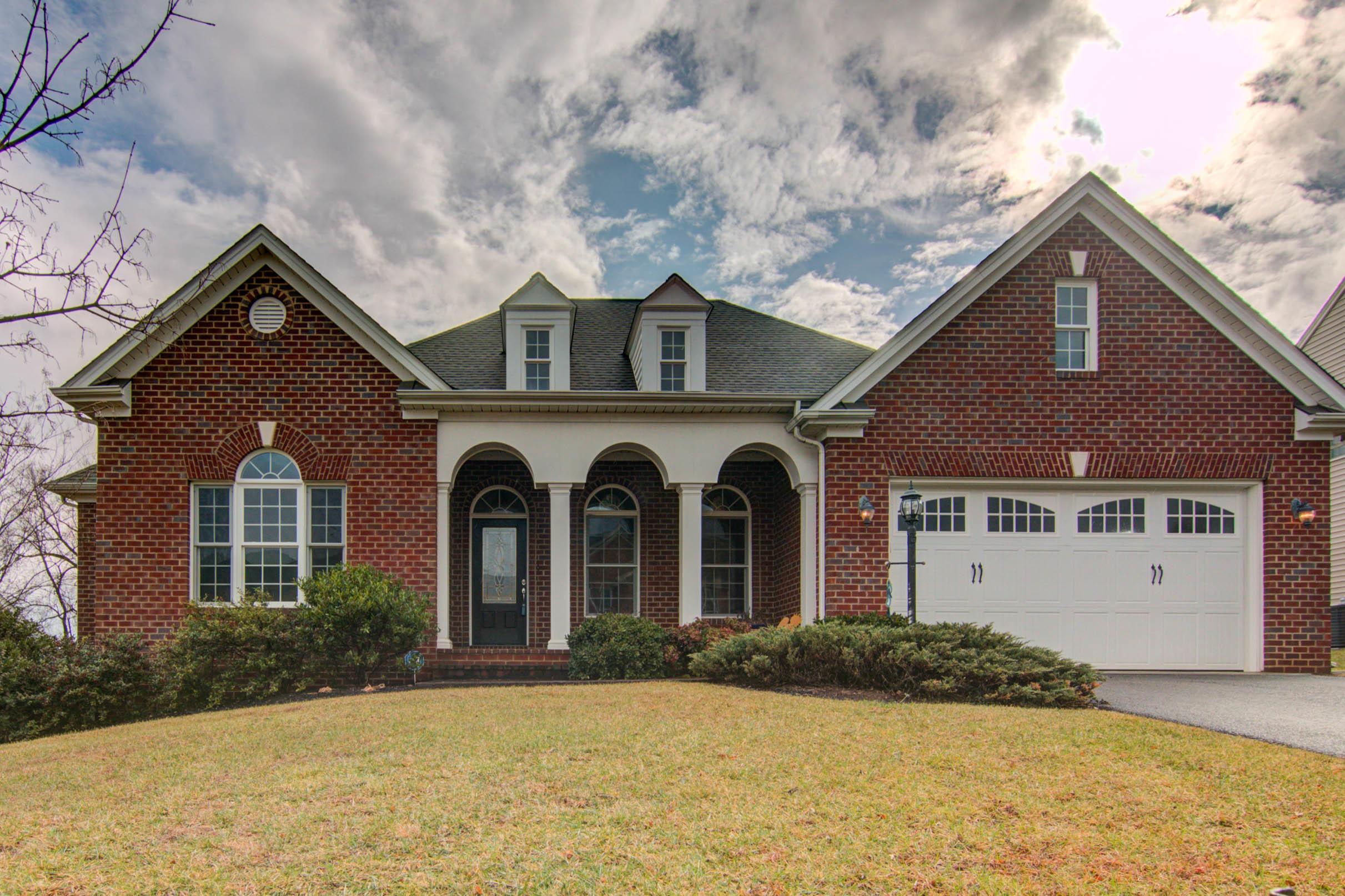 104 N OAKS DR, Salem, VA 24153 Estately 🧡 MLS 844155