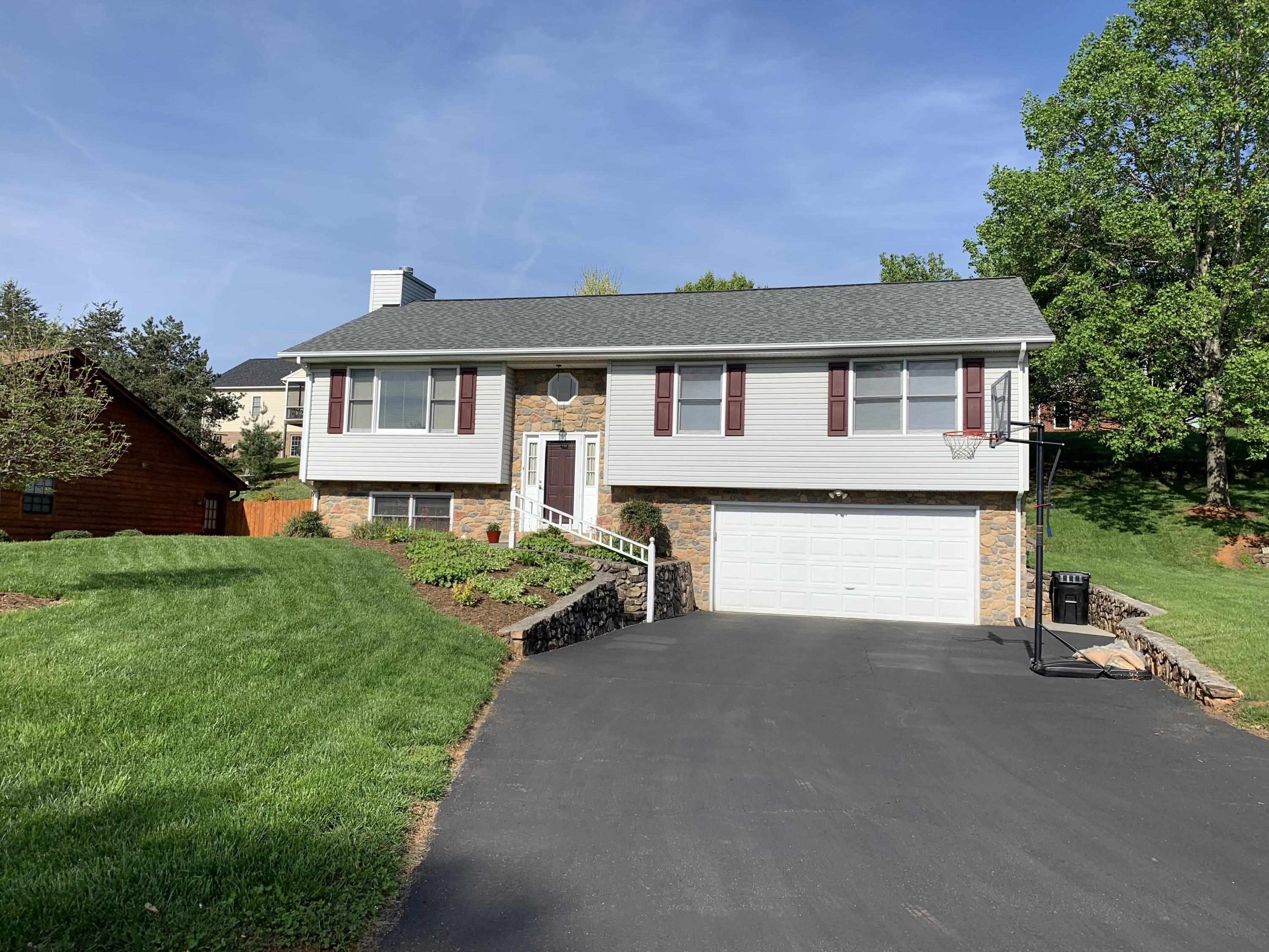 1142 Finney DR, Vinton, VA 24179 Estately 🧡 MLS 858390