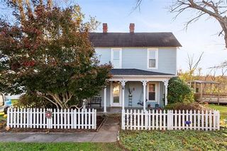 8 Middle ST