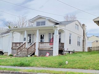 328 Blair ST