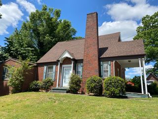 1109 Chatham Heights RD
