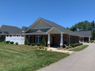 102 Acorn Run LN
