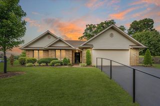1802 Northwoods LN