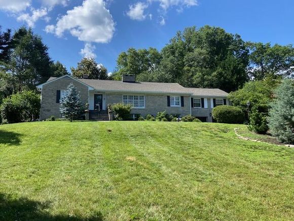 2233 Brambleton AVE SW Roanoke, VA House Active - Photo 1 of 83. Opens carousel modal