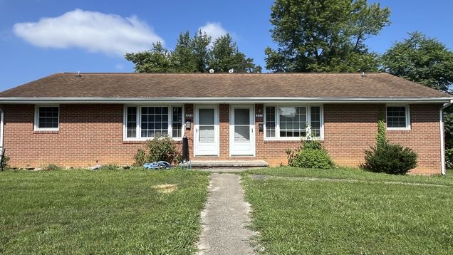 523 Spruce ST Vinton, VA House Active - Photo 1 of 10. Opens carousel modal
