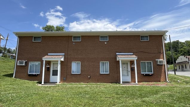 535 Virginia AVE Vinton, VA House Active - Photo 1 of 7. Opens carousel modal