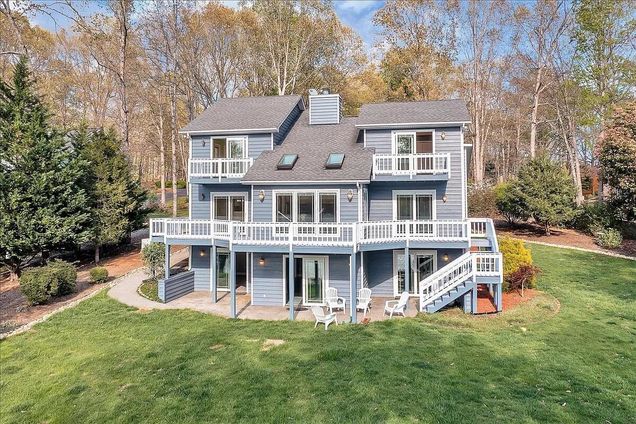 242 Beech DR