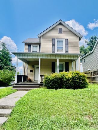802 Mountain AVE SE Roanoke, VA House Active - Photo 1 of 17. Opens carousel modal