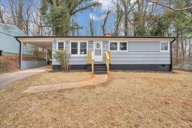 526 Glendale ST Martinsville, VA House Active - Photo 1 of 30. Opens carousel modal