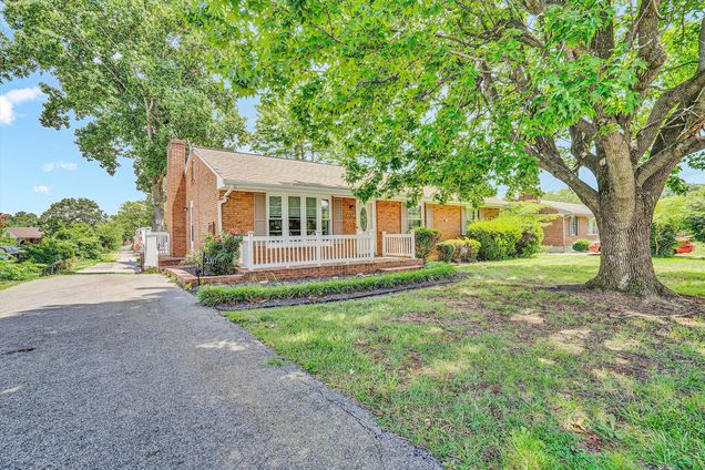 2317 Laura RD NW