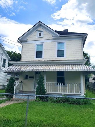 645 Albemarle AVE SE Roanoke, VA House Active - Photo 1 of 16. Opens carousel modal