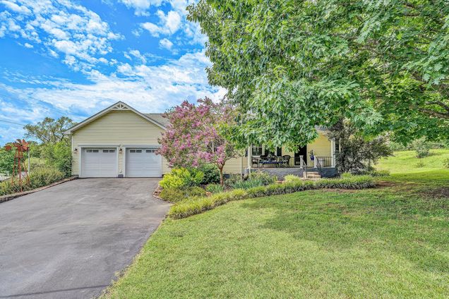 4760 Old Mountain RD NE Roanoke, VA House Active - Photo 1 of 26. Opens carousel modal