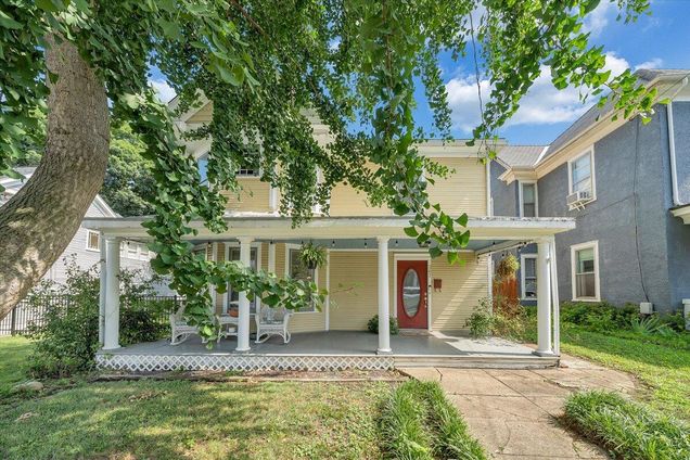 367 Washington AVE SW Roanoke, VA House Active - Photo 1 of 36. Opens carousel modal