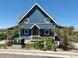 208 Hillcrest Circle