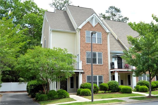 991 Hollymeade Circle