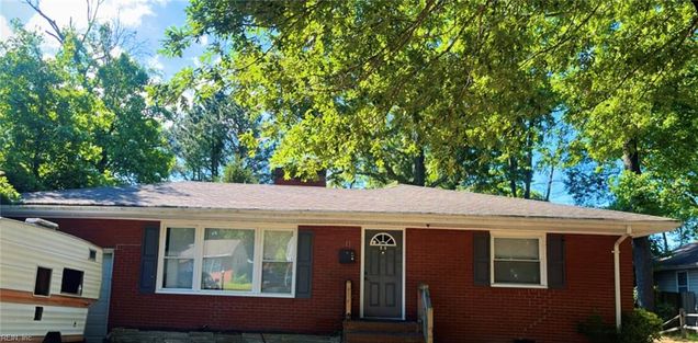 11 Greenwood Road