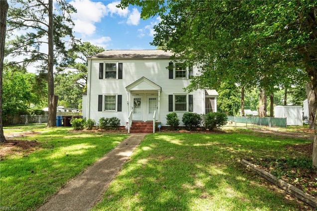 2304 Battery Park Road Chesapeake, VA Multifamily Active - Photo 1 of 24. Opens carousel modal