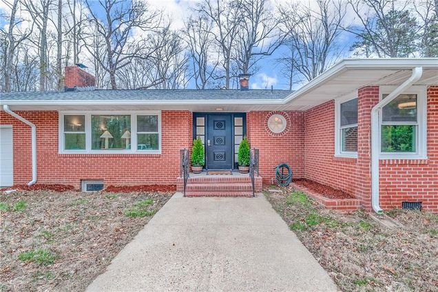 6147 Centerville Road