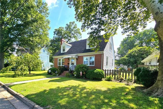 17 S Juniper Street