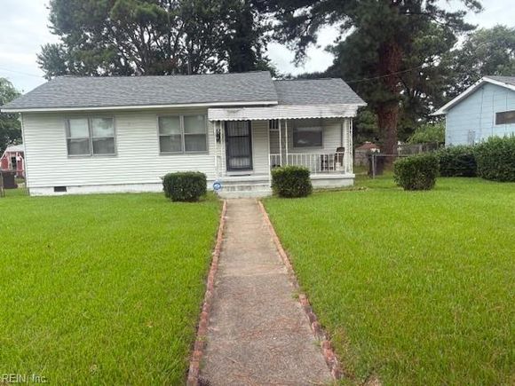 106 Median Circle Portsmouth, VA House Active - Photo 1 of 1. Opens carousel modal