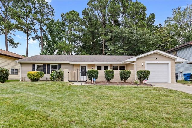 932 Adelphi Road