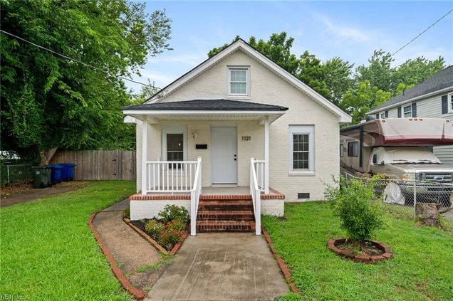 1121 36th Street Newport News, VA House Active - Photo 1 of 22. Opens carousel modal