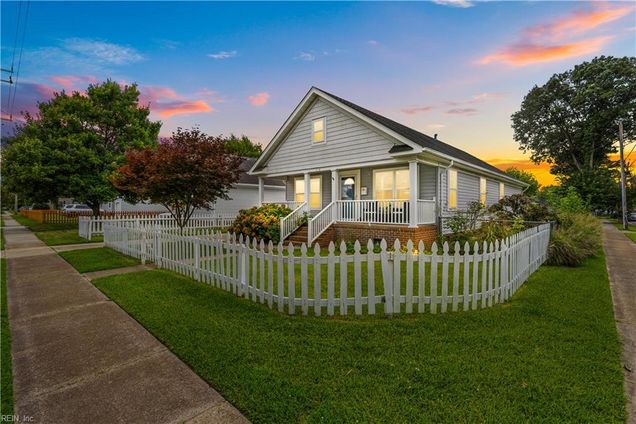 215 W Balview Avenue Norfolk, VA House Active - Photo 1 of 47. Opens carousel modal