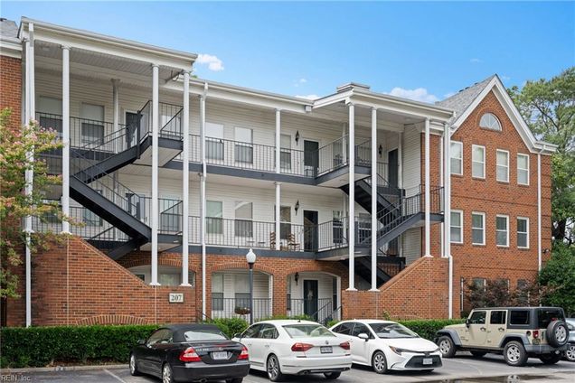 207 Westover Avenue Unit 301 Norfolk, VA House Active - Photo 1 of 29. Opens carousel modal