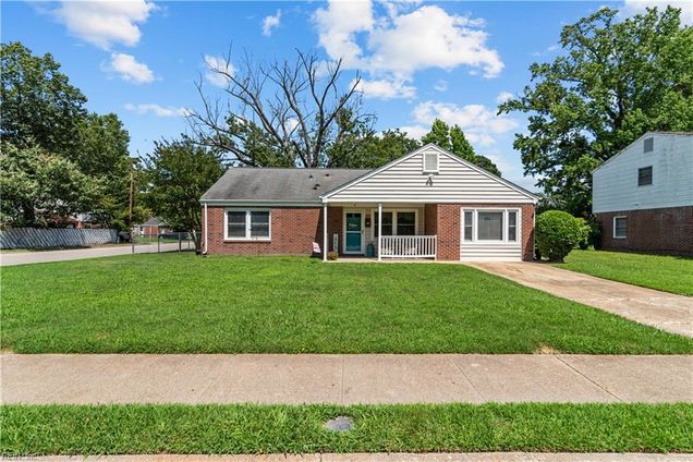618 Essex Park