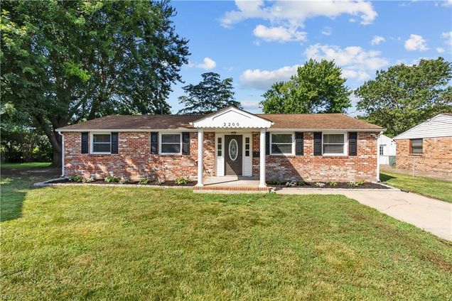 2200 McSweeney Circle Hampton, VA House Active - Photo 1 of 18. Opens carousel modal